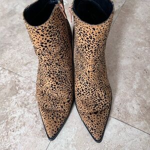 Qupid Pointy Toe Cheetah Print Booties
